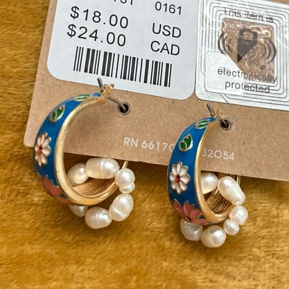 NWT Urban Outfitters Gold and Blue Pearl Hoop Earrings - Picture 1 of 2